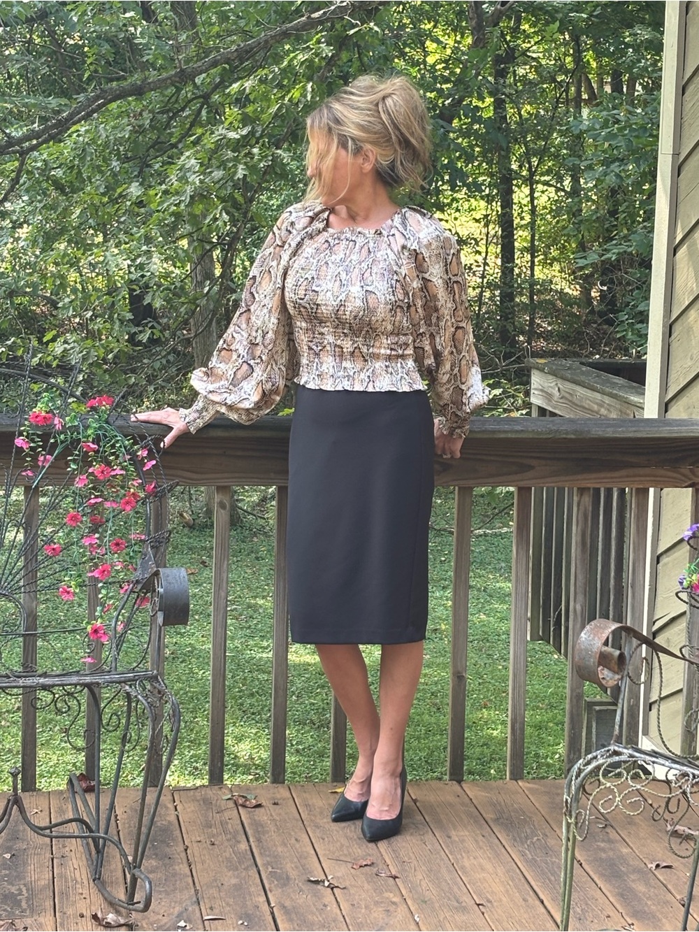 Strut&Bolt Snake print smocked puffed sleeve top. Black brown and cream.